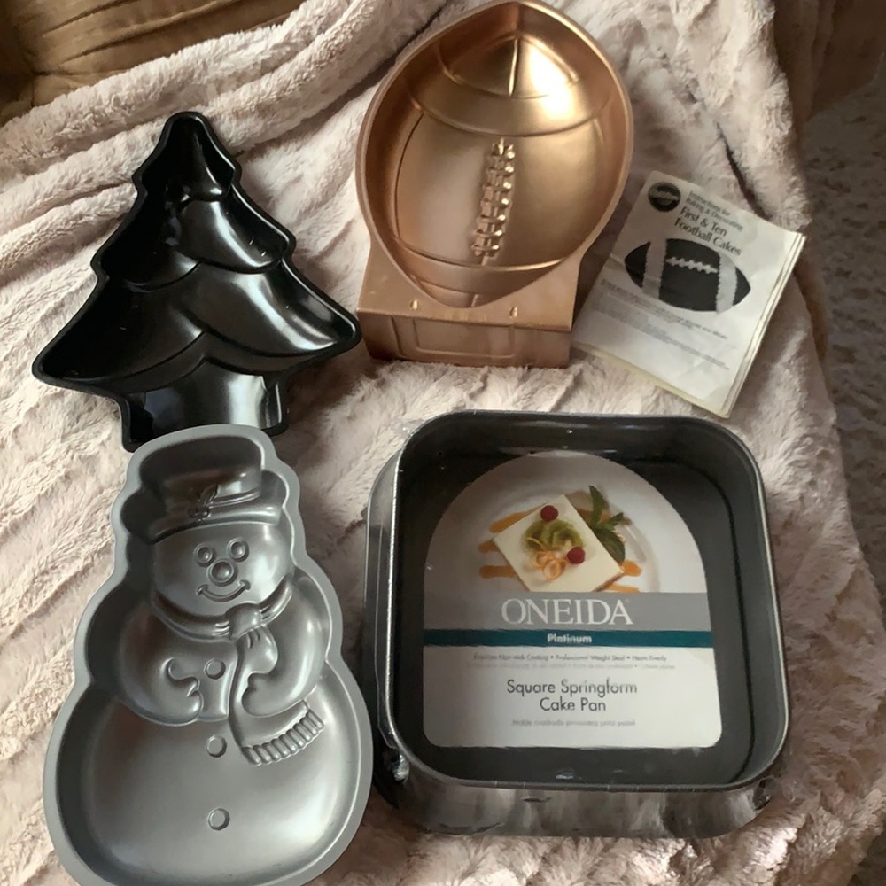 Set of 4 Cake Pans